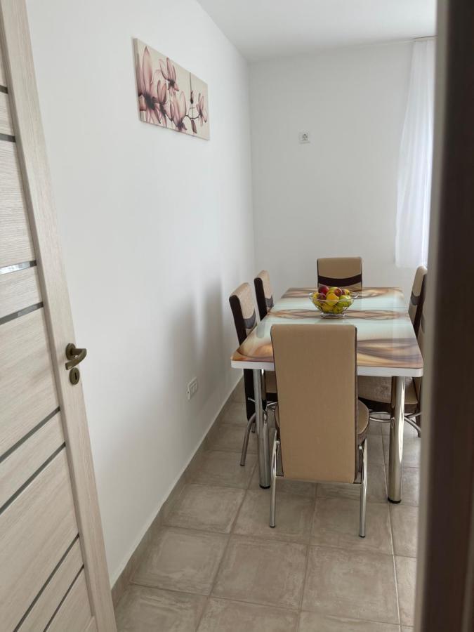Bymandu Apartment คอร์บู ภายนอก รูปภาพ